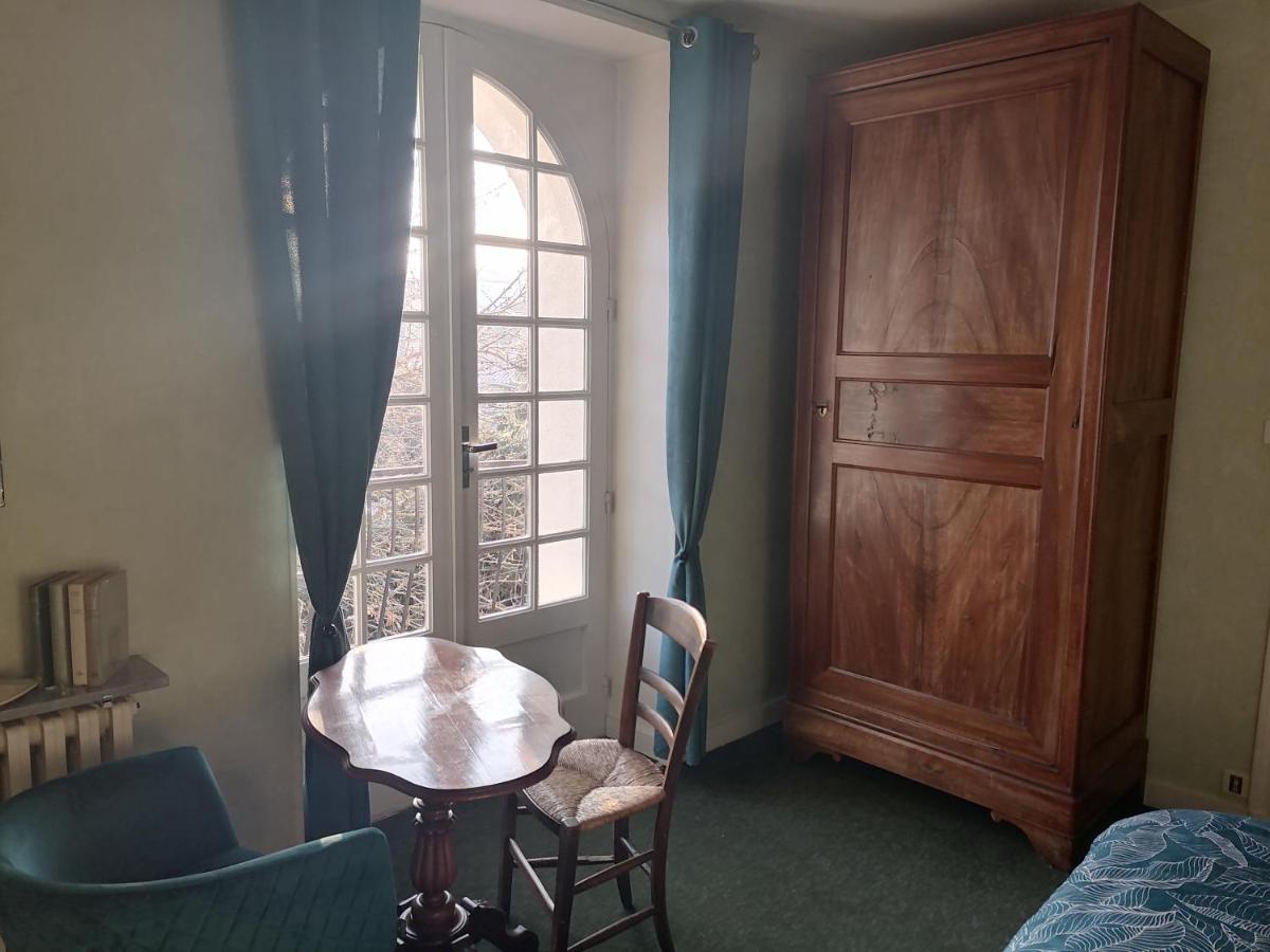 Chambre D Hote De La Paix ลาโรชฟูโกลด์ ภายนอก รูปภาพ