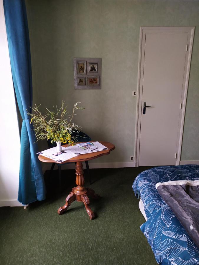 Chambre D Hote De La Paix ลาโรชฟูโกลด์ ภายนอก รูปภาพ